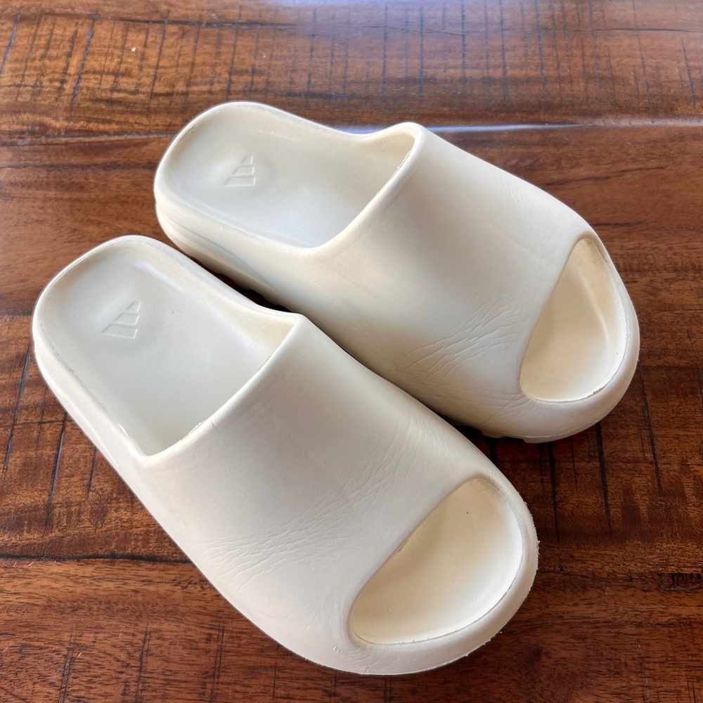Yeezy 4 Slides